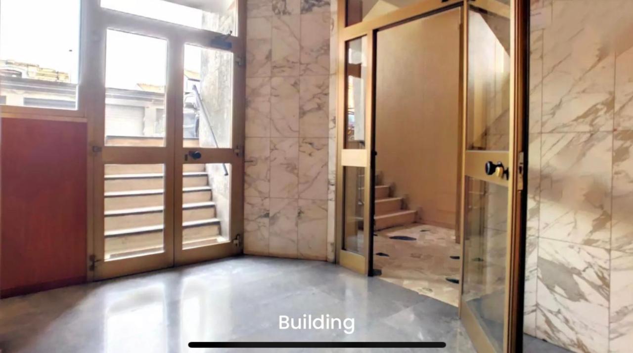 Metro Famagosta - Luminoso Appartamento Con Balcone Free Wifi & Parking 밀라노 외부 사진